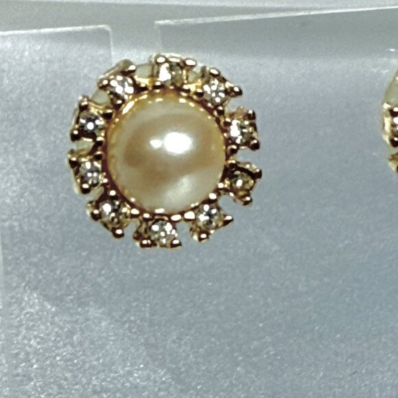 Vintage Faux Pearl & Rhinestone Gold Tone Post Earrings – Unmarked Classic Studs - Picture 4 of 6